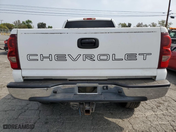 2007 Chevrolet Silverado 2500HD Classic LS with VIN 1GCHC29UX7E154921, listed as a Copart auction lot 71308374 with 332,853 mi miles and Salvage Title. Bid and sale history available at carsss.com. Image 6.
