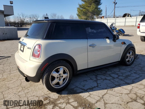 2011 MINI Hardtop с VIN WMWSU3C59BT099244, выставлен на аукционе Copart как лот 43682064 с пробегом 168 133 миль миль и Чистый • Clean title. История ставок и продаж доступна на DreamBid. Изображение 3.