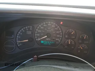 2002 Chevrolet Avalanche with VIN 3GNEK13T92G121899, listed as a Copart auction lot 52312915 with 422,176 mi miles and Salvage Title. Bid and sale history available at carsss.com. Image 9.