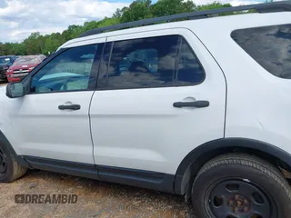 2013 Ford Police Interceptor Utility z VIN 1FM5K8AR2DGB78965, wystawiony jako IAAI lot #42188563 z przebiegiem 238 409 mil mil oraz . Historia ofert i sprzedaży dostępna na DreamBid. Obrazek 14.