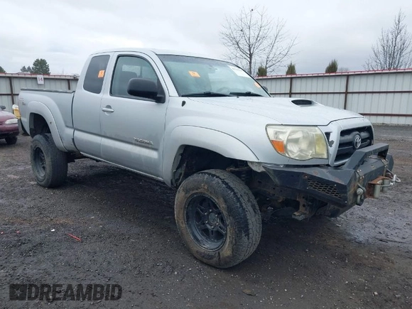2006 Toyota Tacoma with VIN 5TEUU42N56Z216960, listed as a IAAI auction lot 41799319 with 260,116 mi miles. Bid and sale history available at carsss.com. Image 1.