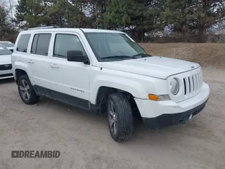 2016 Jeep Patriot Latitude with VIN 1C4NJRFBXGD627551, listed as a IAAI auction lot 41716065 with 140,000 mi miles. Bid and sale history available at carsss.com. Image 1.