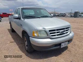 2002 Ford F-150 XL с VIN 1FTRX17212NB91563, выставлен на аукционе IAAI как лот 42762900 с пробегом 185 485 миль миль и . История ставок и продаж доступна на DreamBid. Изображение 1.