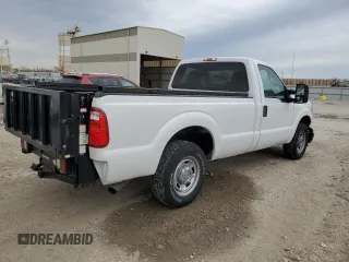 2015 Ford F-250 XL z VIN 1FTBF2A69FEA10723, wystawiony jako Copart lot #51295155 z przebiegiem 195 833 mil mil oraz Szkoda całkowita • Salvage title. Historia ofert i sprzedaży dostępna na DreamBid. Obrazek 3.