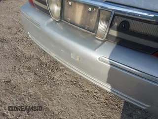2008 Mercury Grand Marquis LS with VIN 2MEFM75V28X624437, listed as a IAAI auction lot 42101089 with Not Provided miles and . Bid and sale history available at DreamBid. Image 6.