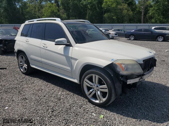 2012 Mercedes-Benz GLK-Class GLK 350 with VIN WDCGG5GBXCF727883, listed as a Copart auction lot 53382515 with 157,781 mi miles and Non Repairable. Bid and sale history available at carsss.com. Image 4.