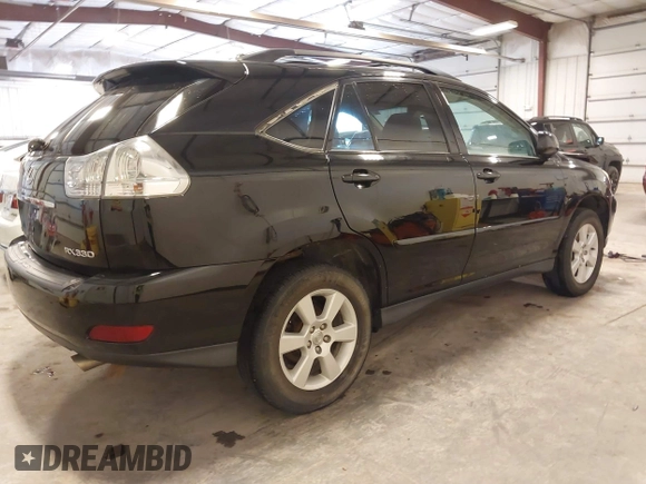 2006 Lexus RX 330 with VIN 2T2HA31U26C092998, listed as a IAAI auction lot 41898941 with 215,501 mi miles and . Bid and sale history available at carsss.com. Image 4.