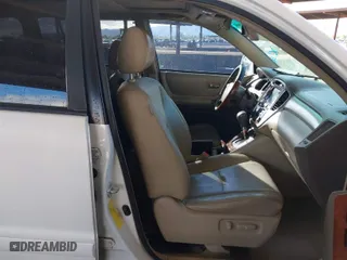 2006 Toyota Highlander Hybrid with VIN JTEEW21A660021527, listed as a IAAI auction lot 41757986 with 297,964 mi miles. Bid and sale history available at carsss.com. Image 5.