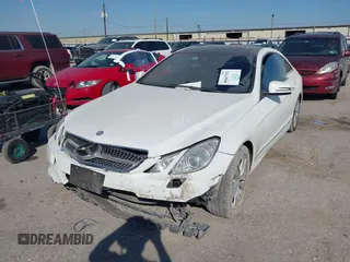 2010 Mercedes-Benz E-Class E 350 with VIN WDDKJ5GB4AF036627, listed as a IAAI auction lot 40667531 with 101,279 mi miles. Bid and sale history available at carsss.com. Image 2.