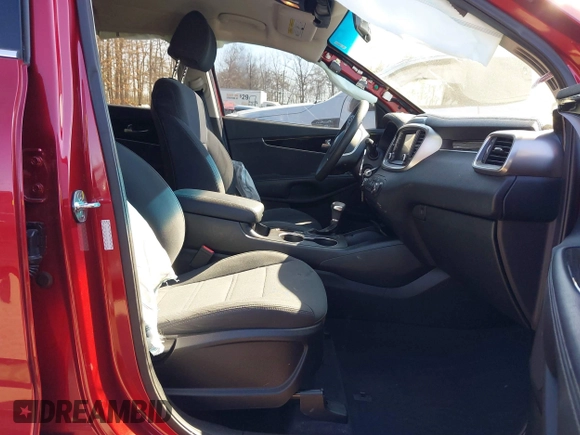 2019 Kia Sorento LX with VIN 5XYPG4A33KG574065, listed as a IAAI auction lot 41610056 with 93,146 mi miles. Bid and sale history available at carsss.com. Image 5.