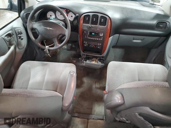 2006 Chrysler Town & Country LWB LX with VIN 2A4GP44R46R601270, listed as a Copart auction lot 82840634 with 287,266 mi miles and Salvage Title. Bid and sale history available at carsss.com. Image 8.