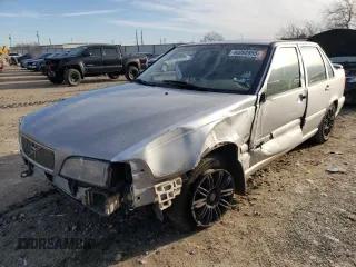1998 Volvo S70 z VIN YV1LS558XW1551651, wystawiony jako Copart lot #46992855 z przebiegiem 110 709 mil mil oraz Szkody całkowita. Historia ofert i sprzedaży dostępna na DreamBid. Obrazek 1.