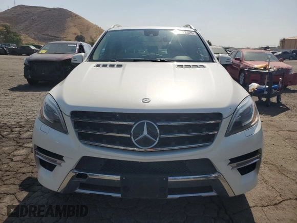 2013 Mercedes-Benz M 550 with VIN 4JGDA7DB8DA198390, listed as a Copart auction lot 62422525 with 121,954 mi miles and Clean title. Bid and sale history available at DreamBid. Image 5.