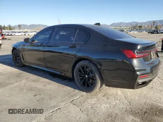 2020 BMW 7 Series 740i with VIN WBA7T2C00LGL17895, listed as a Copart auction lot 70637582 with 30,301 mi miles. Bid and sale history available at carsss.com. Image 2.