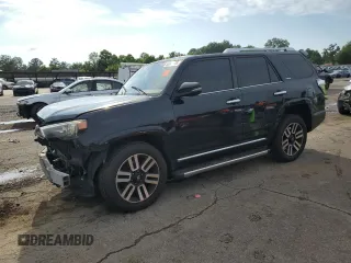 2018 Toyota 4Runner SR5 z VIN JTEBU5JR2J5546922, wystawiony jako Copart lot #56044385 z przebiegiem 207 377 mil mil oraz Szkoda całkowita • Salvage title. Historia ofert i sprzedaży dostępna na DreamBid. Obrazek 1.