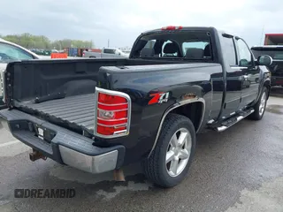 2009 Chevrolet Silverado 1500 LT with VIN 1GCEK29079Z199152, listed as a IAAI auction lot 41934658 with 129,864 mi miles. Bid and sale history available at carsss.com. Image 4.