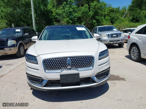 2019 Lincoln Nautilus Reserve with VIN 2LMPJ6L96KBL12639, listed as a IAAI auction lot 42081118 with 23,741 mi miles. Bid and sale history available at carsss.com. Image 12.