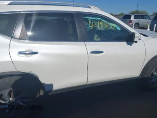 2015 Nissan Rogue SV z VIN 5N1AT2MV5FC857494, wystawiony jako IAAI lot #42198139 z przebiegiem 110 369 mil mil oraz . Historia ofert i sprzedaży dostępna na DreamBid. Obrazek 13.