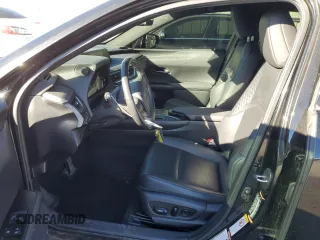 2019 Lexus UX with VIN JTHU9JBH1K2003978, listed as a Copart auction lot 71582382 with 35,239 mi miles. Bid and sale history available at carsss.com. Image 7.