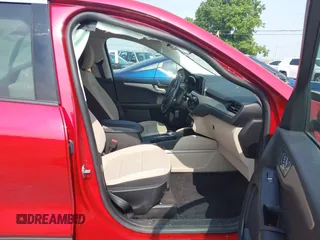 2021 Ford Escape SE with VIN 1FMCU9G63MUA92215, listed as a IAAI auction lot 42439963 with 15,063 mi miles and . Bid and sale history available at DreamBid. Image 5.