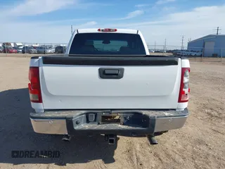 2007 GMC Sierra 1500 with VIN 3GTEK13Y17G517689, listed as a IAAI auction lot 41996422 with 209,240 mi miles and . Bid and sale history available at DreamBid. Image 16.