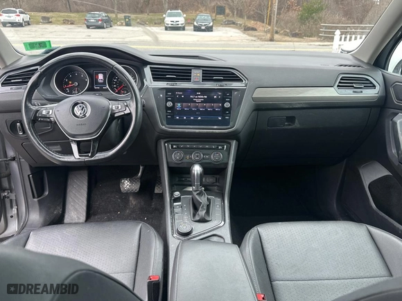 2019 Volkswagen Tiguan SE with VIN 3VV2B7AX4KM106878, listed as a Copart auction lot 52225315 with 123,154 mi miles and Clean Title. Bid and sale history available at carsss.com. Image 9.