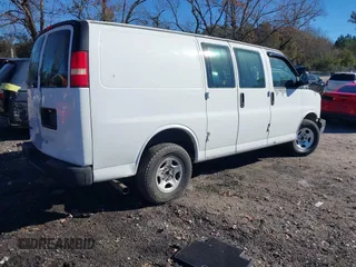 2007 Chevrolet Express Cargo z VIN 1GCFG15X171172320, wystawiony jako IAAI lot #41072238 z przebiegiem 300 000 mil mil oraz . Historia ofert i sprzedaży dostępna na DreamBid. Obrazek 4.