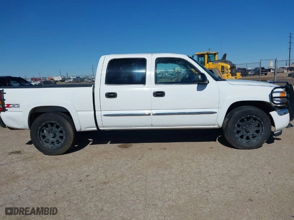 2006 GMC Sierra 1500 SLT with VIN 2GTEK13T061170674, listed as a IAAI auction lot 41680561 with 222,276 mi miles. Bid and sale history available at carsss.com. Image 13.