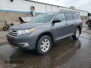 2011 Toyota Highlander z VIN 5TDBK3EHXBS069233, wystawiony jako Copart lot #58177545 z przebiegiem 114 975 mil mil oraz Szkoda całkowita • Salvage title. Historia ofert i sprzedaży dostępna na DreamBid. Obrazek 1.