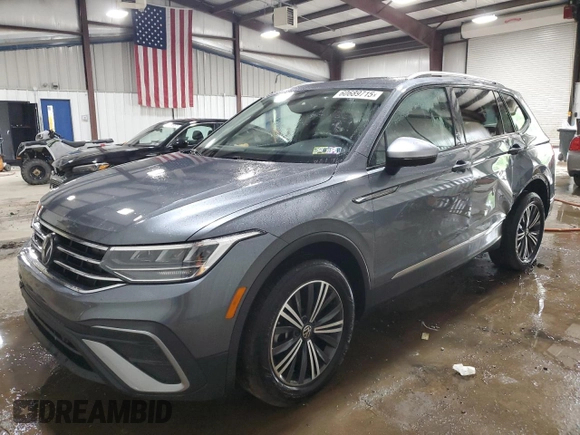 2024 Volkswagen Tiguan Wolfsburg Edition z VIN 3VVAB7AX0RM218695, wystawiony jako Copart lot #60689715 z przebiegiem 4 030 mil mil oraz Szkoda całkowita • Salvage title. Historia ofert i sprzedaży dostępna na DreamBid. Obrazek 1.