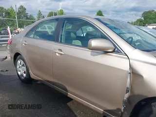 2007 Toyota Camry CE z VIN 4T1BE46K07U048199, wystawiony jako IAAI lot #42188393 z przebiegiem 166 614 mil mil oraz . Historia ofert i sprzedaży dostępna na DreamBid. Obrazek 13.