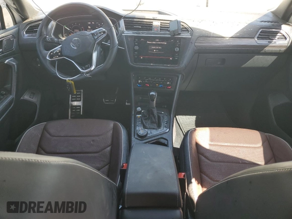 2024 Volkswagen Tiguan SEL R-Line with VIN 3VV4B7AX9RM043389, listed as a Copart auction lot 48455955 with 8,707 mi miles and Salvage title. Bid and sale history available at DreamBid. Image 8.