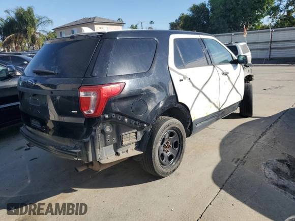 2017 Ford Police Interceptor Utility z VIN 1FM5K8AR6HGB33761, wystawiony jako Copart lot #43651195 z przebiegiem Nie podano mil oraz Tytuł czysty. Historia ofert i sprzedaży dostępna na DreamBid. Obrazek 3.