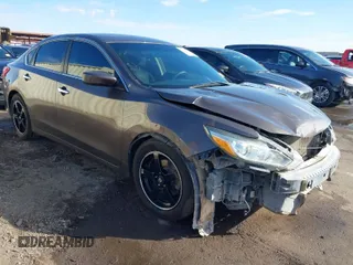 2017 Nissan Altima S z VIN 1N4AL3AP6HC158853, wystawiony jako IAAI lot #41442647 z przebiegiem 132 684 mil mil oraz . Historia ofert i sprzedaży dostępna na DreamBid. Obrazek 1.