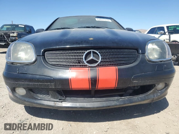 1998 Mercedes-Benz SLK-Class with VIN WDBKK47F8WF031084, listed as a Copart auction lot 67831314 with 128,982 mi miles and Clean Title. Bid and sale history available at carsss.com. Image 5.
