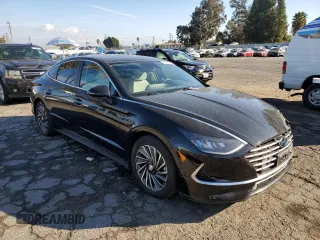 2020 Hyundai Sonata Hybrid Ultimate with VIN KMHL34JJ1LA010601, listed as a Copart auction lot 81742104 with 69,925 mi miles and Salvage Title. Bid and sale history available at carsss.com. Image 4.