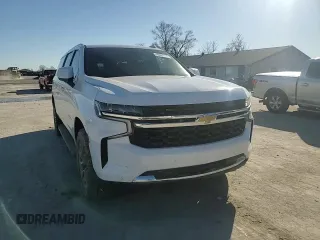 2022 Chevrolet Suburban LS z VIN 1GNSKBKD4NR211131, wystawiony jako Copart lot #46851175 z przebiegiem 47 808 mil mil oraz Szkoda całkowita • Salvage title. Historia ofert i sprzedaży dostępna na DreamBid. Obrazek 11.