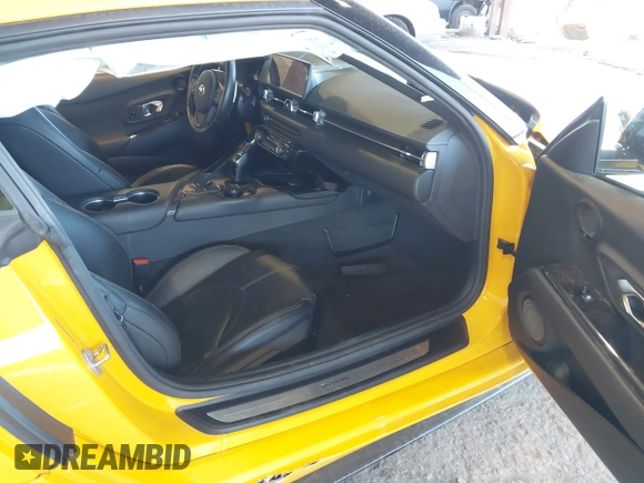2021 Toyota Supra 3.0 with VIN WZ1DB0C03MW042951, listed as a IAAI auction lot 41900583 with 16,695 mi miles and . Bid and sale history available at DreamBid. Image 5.
