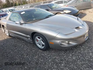 2000 Pontiac Firebird Firebird z VIN 2G2FS22K3Y2172035, wystawiony jako IAAI lot #42079941 z przebiegiem Nie podano mil oraz . Historia ofert i sprzedaży dostępna na DreamBid. Obrazek 1.