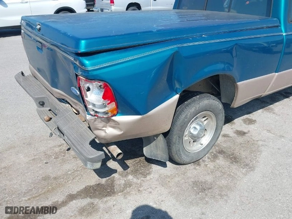 1996 Ford Ranger XL with VIN 1FTCR14U2TPB41329, listed as a IAAI auction lot 40135988 with 119,381 mi miles. Bid and sale history available at carsss.com. Image 6.