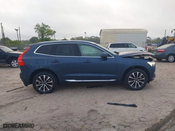 2023 Volvo XC60 Plus Bright Theme with VIN YV4L12RN4P1375945, listed as a IAAI auction lot 41945980 with 27,609 mi miles. Bid and sale history available at carsss.com. Image 13.