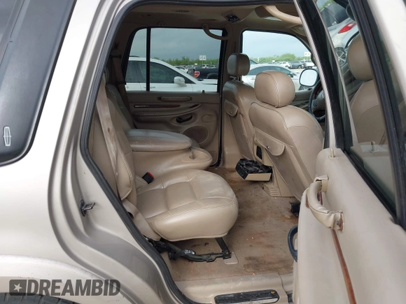 2001 Lincoln Navigator with VIN 5LMEU27R61LJ25426, listed as a IAAI auction lot 42455202 with 345,744 mi miles and . Bid and sale history available at DreamBid. Image 8.