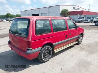 1994 Plymouth Voyager z VIN 2P4GH2535RR514642, wystawiony jako IAAI lot #41942481 z przebiegiem 212 881 mil mil oraz . Historia ofert i sprzedaży dostępna na DreamBid. Obrazek 4.