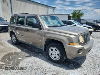 2008 Jeep Patriot Sport with VIN 1J8FT28078D722144, listed as a Copart auction lot 58493765 with 176,133 mi miles and Salvage title. Bid and sale history available at DreamBid. Image 4.