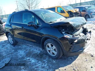 2020 Chevrolet Trax LT with VIN KL7CJLSB9LB327173, listed as a IAAI auction lot 41416588 with 1 mi miles. Bid and sale history available at carsss.com. Image 1.