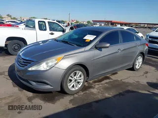 2012 Hyundai Sonata GLS z VIN 5NPEB4AC4CH478607, wystawiony jako IAAI lot #42276445 z przebiegiem 173 812 mil mil oraz . Historia ofert i sprzedaży dostępna na DreamBid. Obrazek 2.