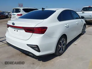 2020 Kia Forte LXS z VIN 3KPF24AD8LE151323, wystawiony jako IAAI lot #41769008 z przebiegiem 137 464 mil mil oraz . Historia ofert i sprzedaży dostępna na DreamBid. Obrazek 4.