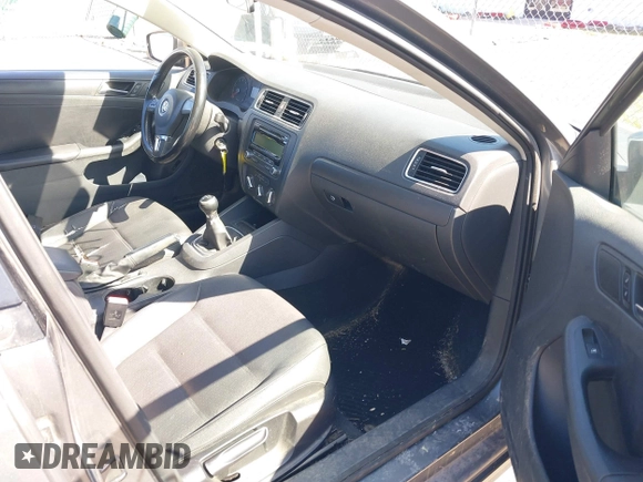 2011 Volkswagen Jetta SE with VIN 3VWBZ7AJ1BM027204, listed as a IAAI auction lot 41816349 with 152,028 mi miles and . Bid and sale history available at DreamBid. Image 5.