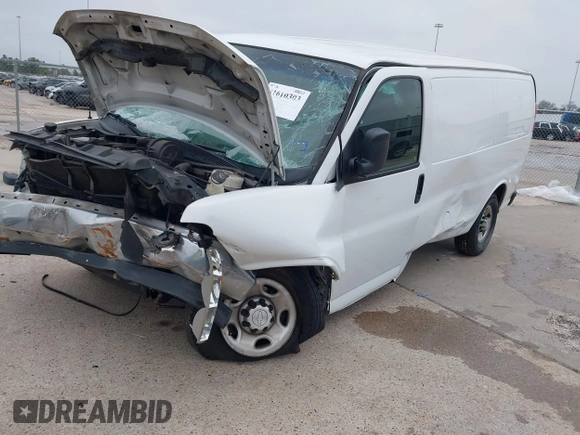 2018 Chevrolet Express Cargo Van with VIN 1GCWGAFG3J1905280, listed as a IAAI auction lot 41610303 with 262,115 mi miles. Bid and sale history available at carsss.com. Image 21.
