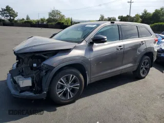 2018 Toyota Highlander LE z VIN 5TDZARFHXJS033124, wystawiony jako Copart lot #54242665 z przebiegiem 127 001 mil mil oraz Szkoda całkowita • Salvage title. Historia ofert i sprzedaży dostępna na DreamBid. Obrazek 1.